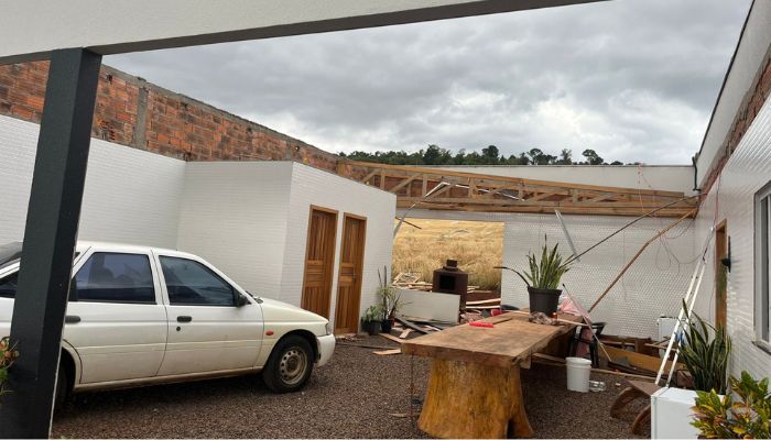  Pós-temporal: equipes da Copel e Sanepar estão recuperando sistemas de água e energia